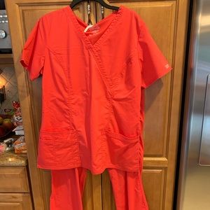 Scrub set